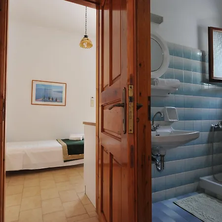 Rallis 3* Naousa (Paros)